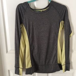 Athletic sports shirt